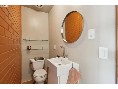 10926 NE Flanders Street Portland OR 97220
