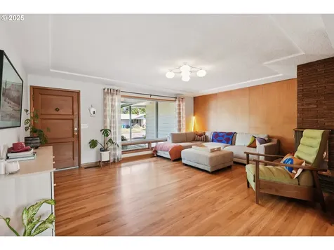 10926 NE Flanders Street Portland OR 97220
