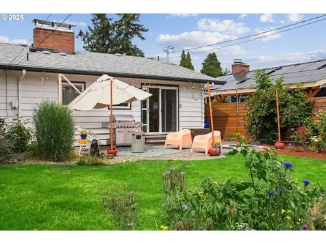 10926 NE Flanders Street Portland OR 97220
