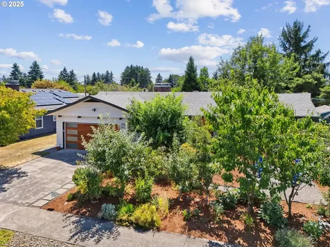 10926 NE Flanders Street Portland OR 97220