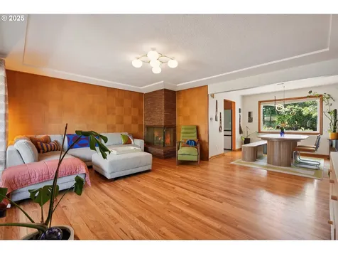 10926 NE Flanders Street Portland OR 97220