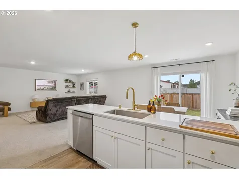 2027 Henderson Way Longview WA 98632
