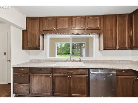 23892 Butler Road Elmira OR 97437