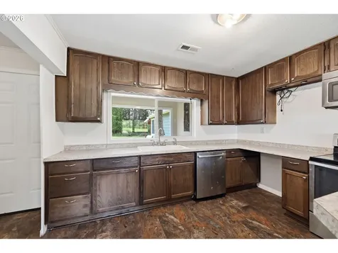 23892 Butler Road Elmira OR 97437