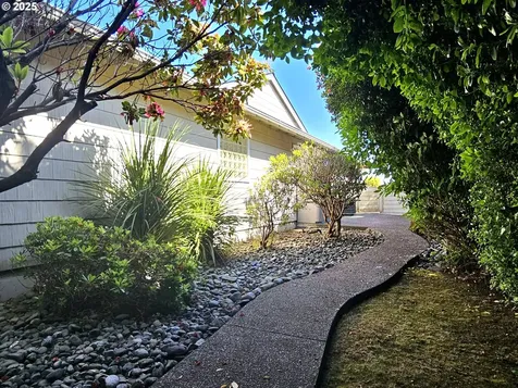 17174 Ocean Park Court Brookings OR 97415