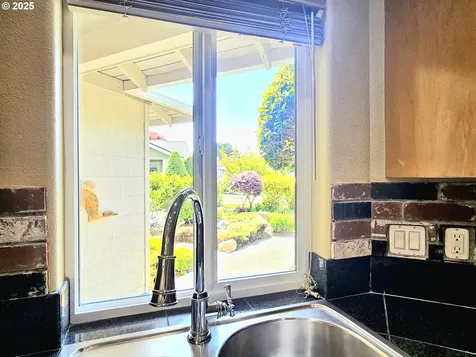 17174 Ocean Park Court Brookings OR 97415