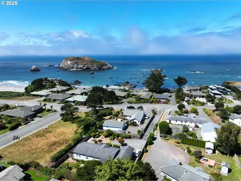 17174 Ocean Park Court Brookings OR 97415