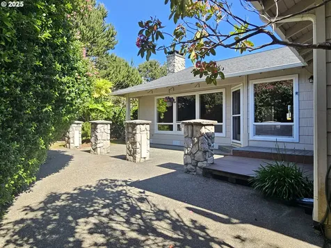17174 Ocean Park Court Brookings OR 97415