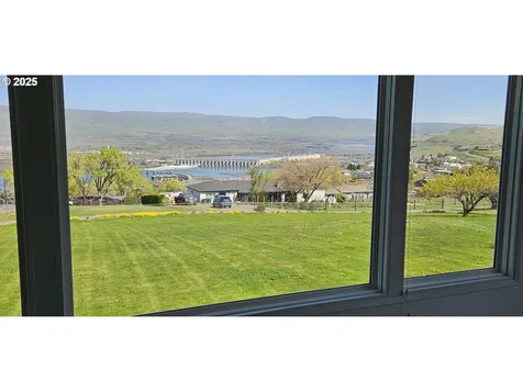 1114 Richmond Street The Dalles OR 97058