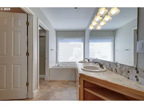 11116 NW 4th Avenue Vancouver WA 98685