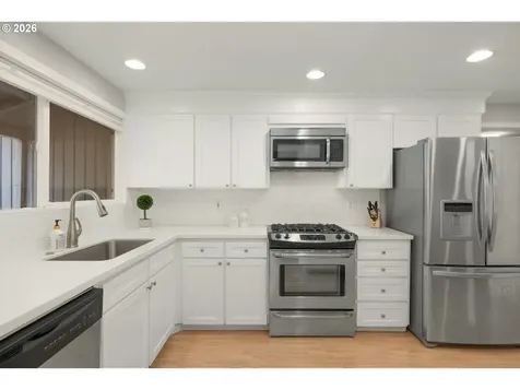 8785 SW Morgan Drive Beaverton OR 97008