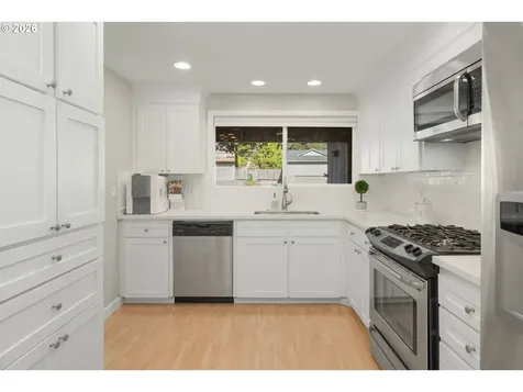 8785 SW Morgan Drive Beaverton OR 97008