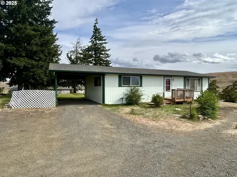 10 NE Klinger Street Dufur OR 97021