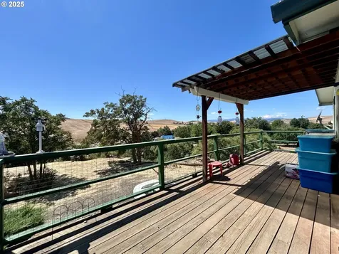 10 NE Klinger Street Dufur OR 97021