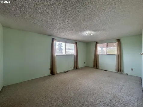 10 NE Klinger Street Dufur OR 97021