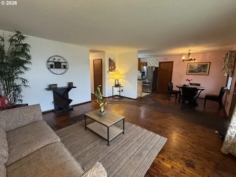 4231 SE 80th Avenue Portland OR 97206