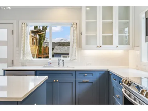 4156 SE Bybee Boulevard Portland OR 97202