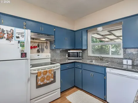 4534 NE 95th Avenue Portland OR 97220