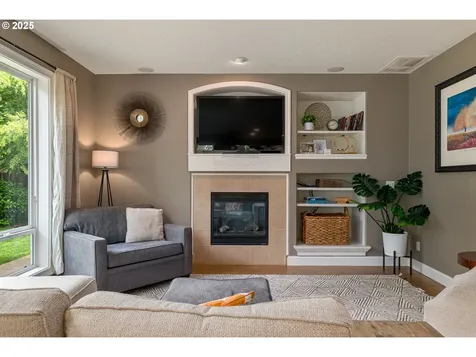 352 SE 14th Place Canby OR 97013