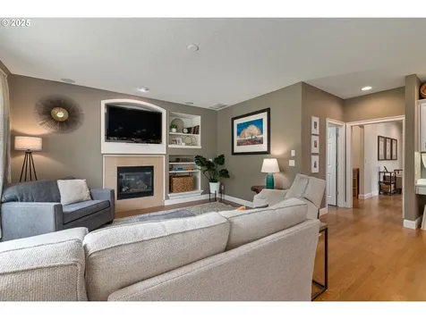 352 SE 14th Place Canby OR 97013