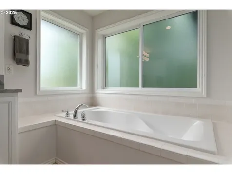 352 SE 14th Place Canby OR 97013