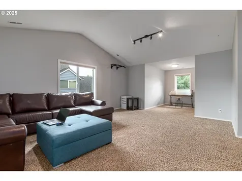 352 SE 14th Place Canby OR 97013
