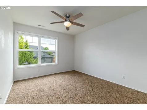 352 SE 14th Place Canby OR 97013