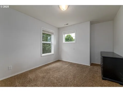 352 SE 14th Place Canby OR 97013