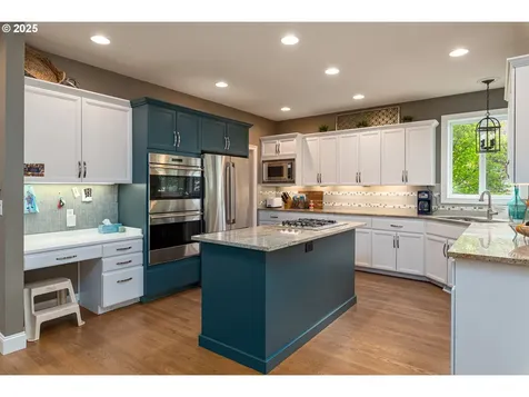 352 SE 14th Place Canby OR 97013