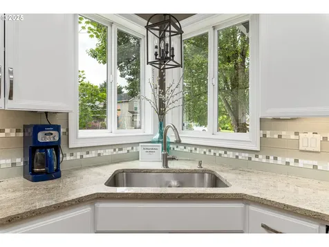 352 SE 14th Place Canby OR 97013
