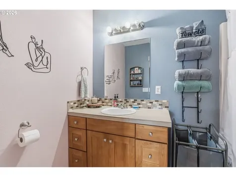 705 Cowlitz Way Kelso WA 98626