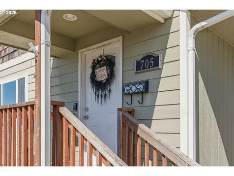 705 Cowlitz Way Kelso WA 98626