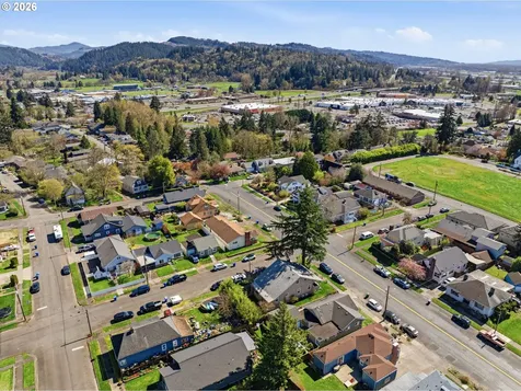 705 Cowlitz Way Kelso WA 98626