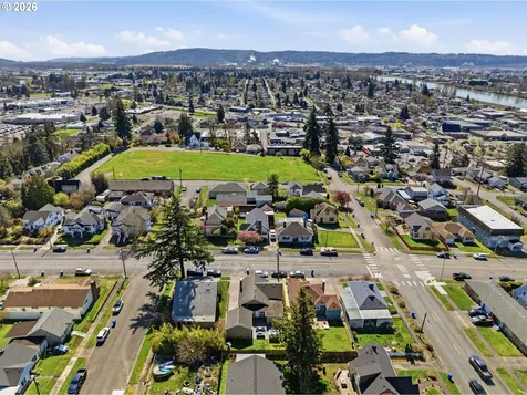 705 Cowlitz Way Kelso WA 98626