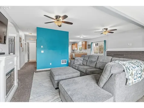 705 Cowlitz Way Kelso WA 98626