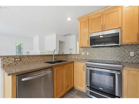 15381 NW Andalusian Way Portland OR 97229