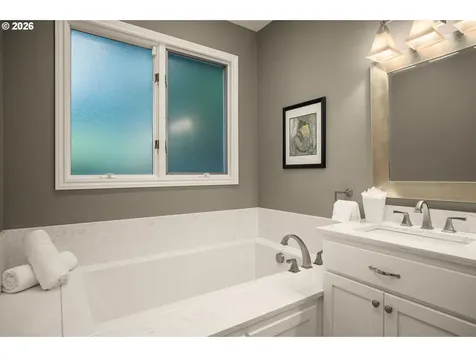13447 Streamside Court Lake Oswego OR 97035