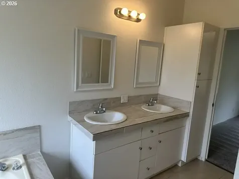 257 Easy Street Road Silver Lake WA 98645