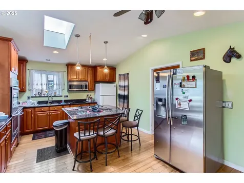 9042 N Chautauqua Place Portland OR 97217