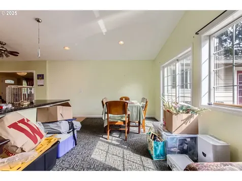 9042 N Chautauqua Place Portland OR 97217