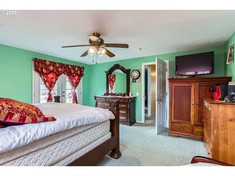 9042 N Chautauqua Place Portland OR 97217