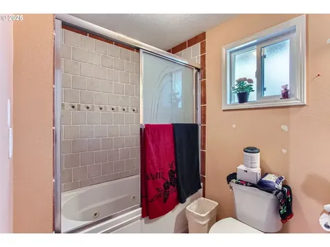 9042 N Chautauqua Place Portland OR 97217