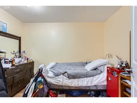 9042 N Chautauqua Place Portland OR 97217
