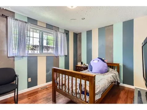 9042 N Chautauqua Place Portland OR 97217