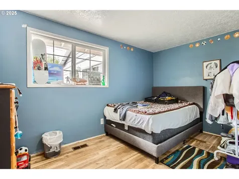 9042 N Chautauqua Place Portland OR 97217
