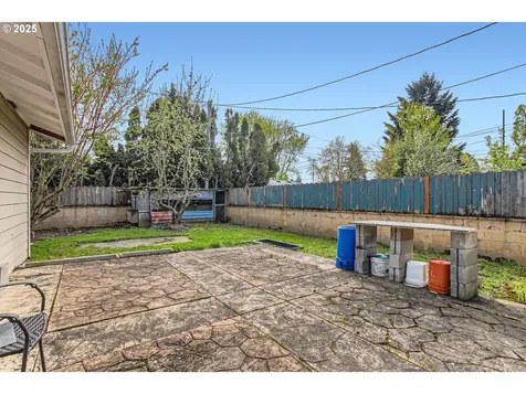 9042 N Chautauqua Place Portland OR 97217