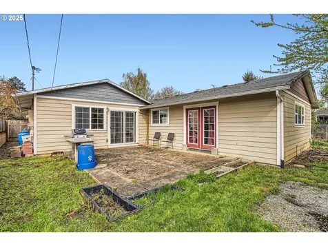 9042 N Chautauqua Place Portland OR 97217