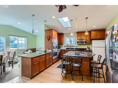 9042 N Chautauqua Place Portland OR 97217