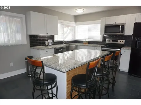 416 17th Avenue Longview WA 98632