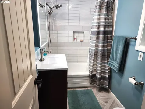 843 Tivoli Avenue Eugene OR 97404